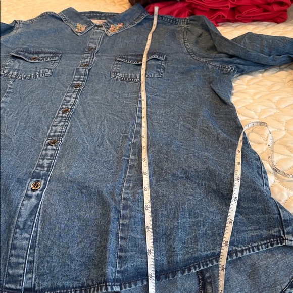 Emma G Embroidered Denim Button-Up Shirt with Skirttail Back Hemline Size Lg - Picture 11 of 13
